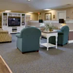 memory-care-sitting-area-in-troy_jm6la5