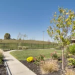 troy-memory-care-courtyard_rprqar