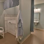 10-Assisted-Spa-Bathing-at-Field-Pointe