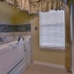 11-Assisted-Spa-Style-Bathing-Maple-Tree-Terrace