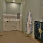 11-Assisted-Spa-Style-bathing