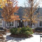14-assisted-living-community-hutchinson-outdoor-living-space