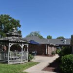 19-Outdoor-Walking-Paths-Maple-Tree-Terrace