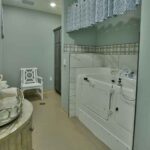 20-Assisted-Spa-Style-Bathing-for-Memory-Care-in-St-Joseph