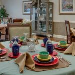 5-family-style-dining-assisted-living