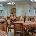 8-manchester-assisted-living-dining-room