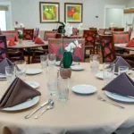 Resident-dining-room-in-St-Louis-County_uw5h1a